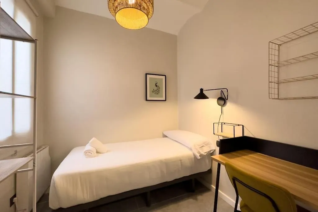 Bebarceloner Sants Apartments - 2 Bedrooms