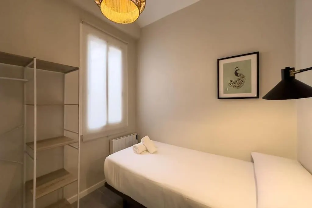 Bebarceloner Sants Apartments - 2 Bedrooms 바르셀로나
